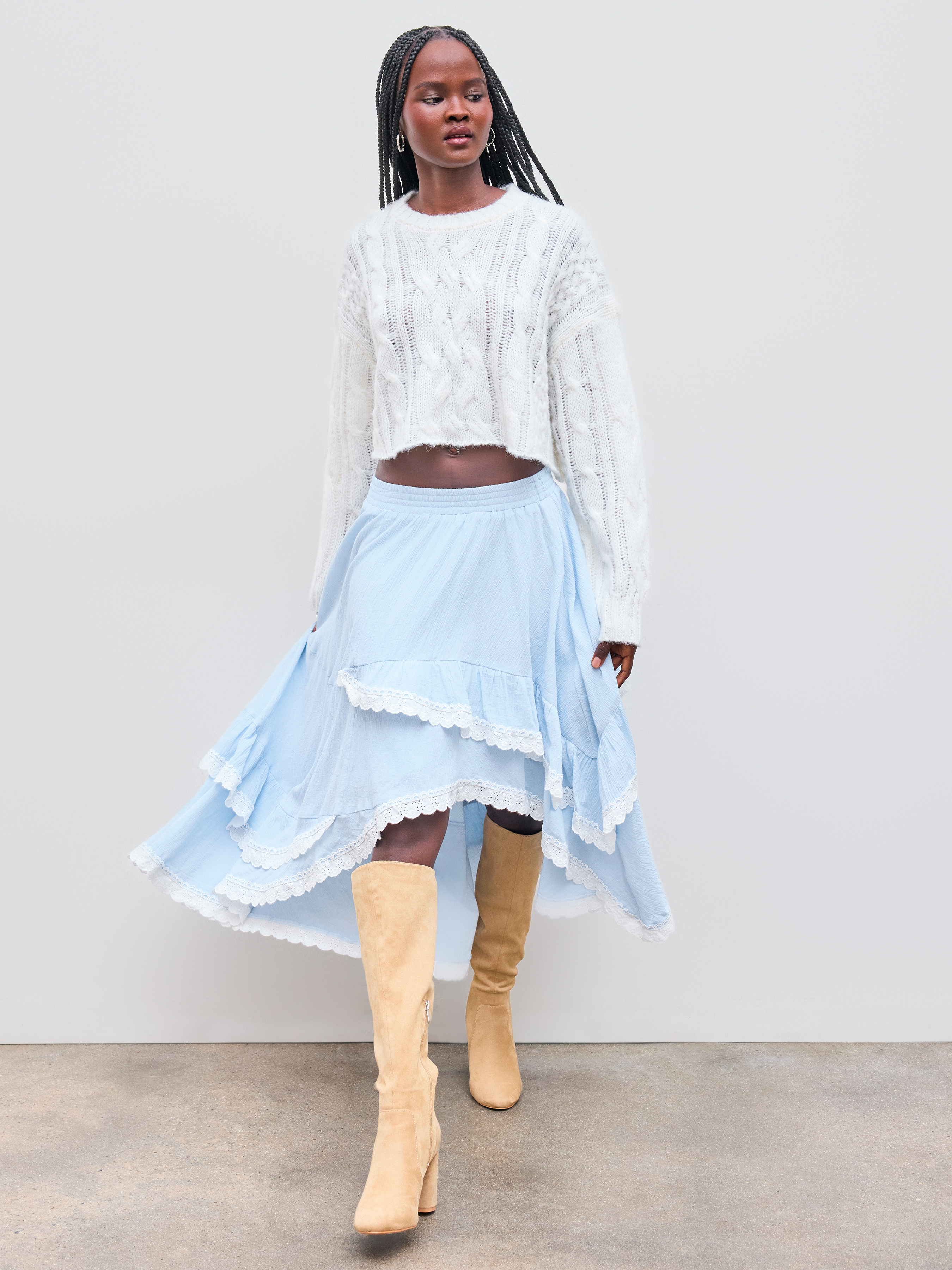 Woven 100% Cotton Mid Rise Solid Broderie Anglaise