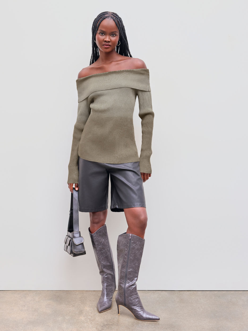 Top a manica lunga in maglia off-shoulder a gradi