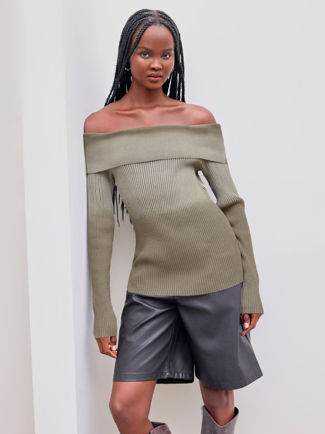 Top a manica lunga in maglia off-shoulder a gradi