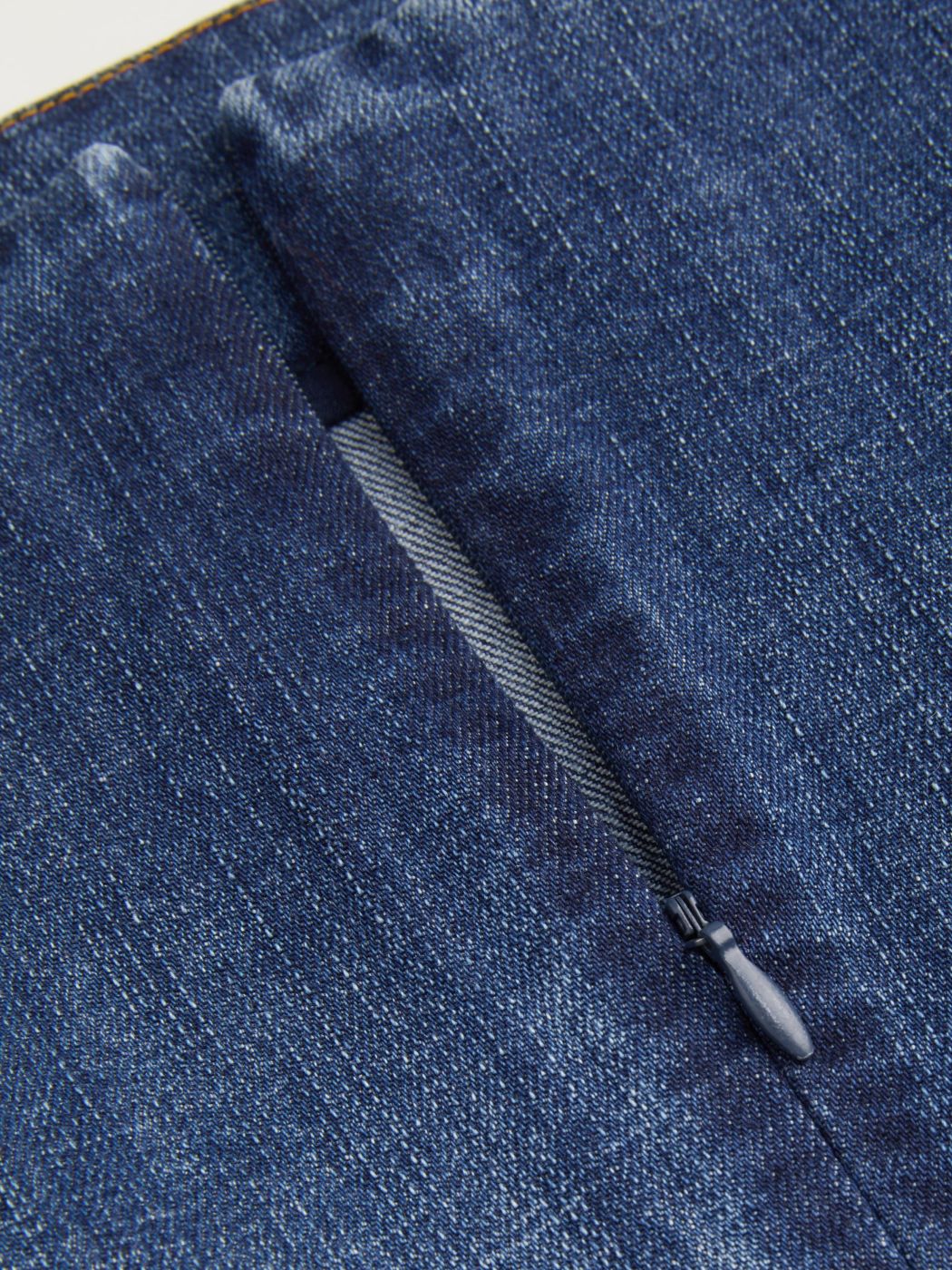 Stretch-Denim-Einfarbiges Reißverschluss-Knoten-Mini-Kleid