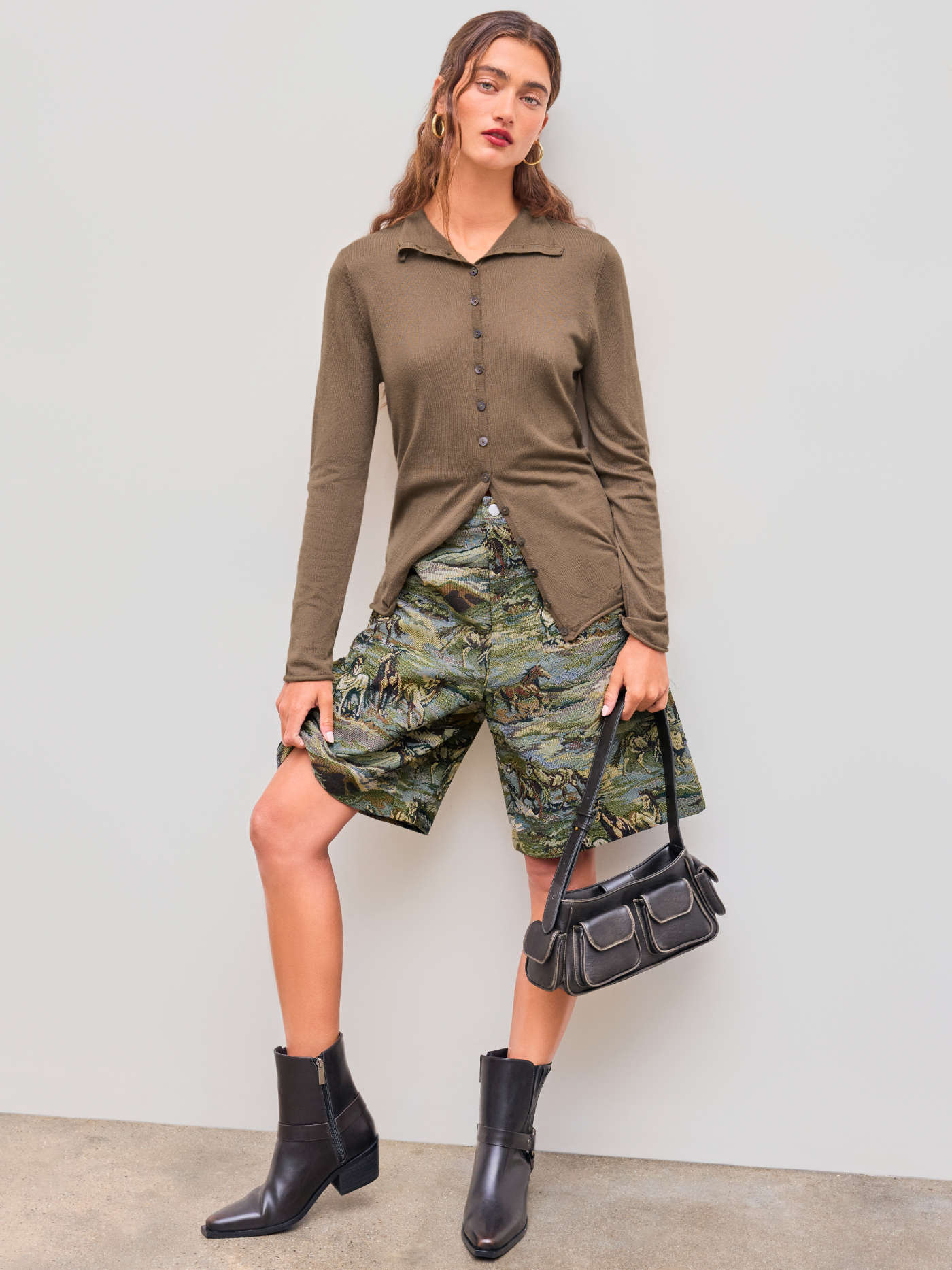 Jacquard Mid Rise Oil Painting Pocket Bermuda Shorts