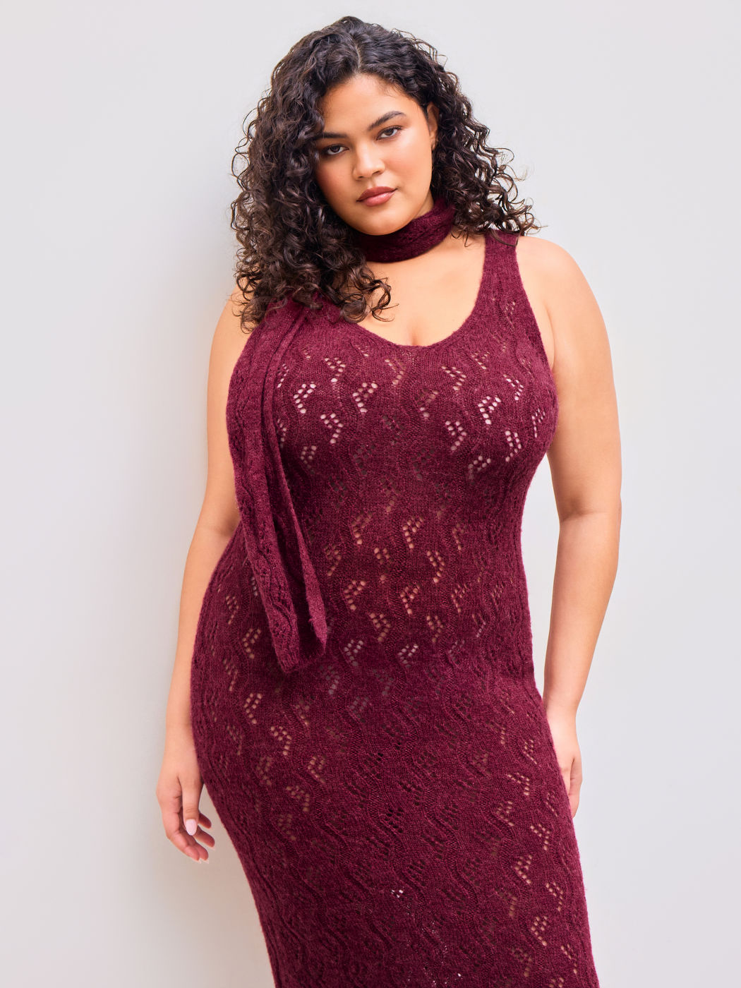 Maxi abito lavorato a maglia in misto lana con scollo a V e sciarpa Curve & Plus