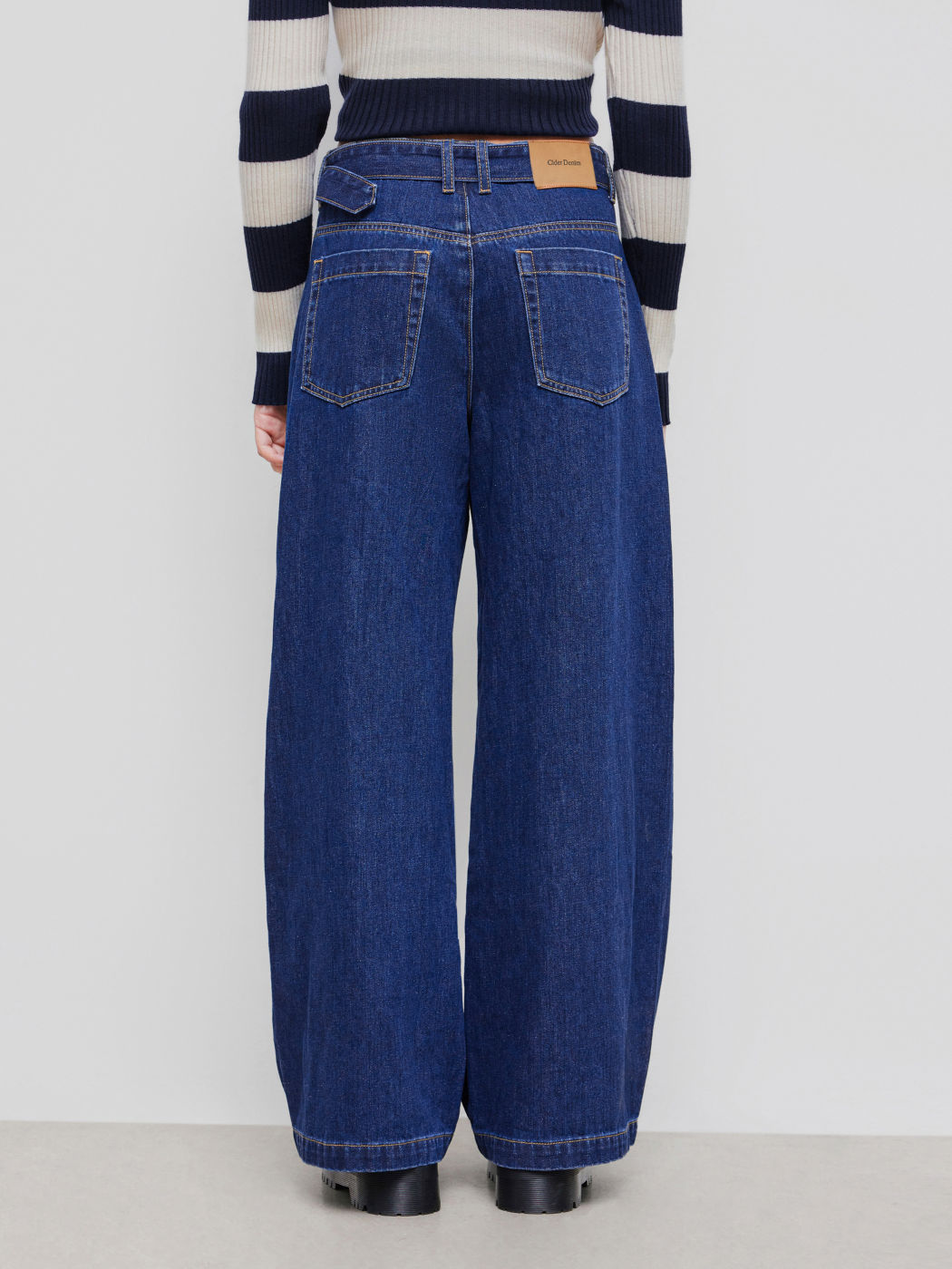 Cider Denim Mid Rise Solid Belted Barrel-leg Jeans