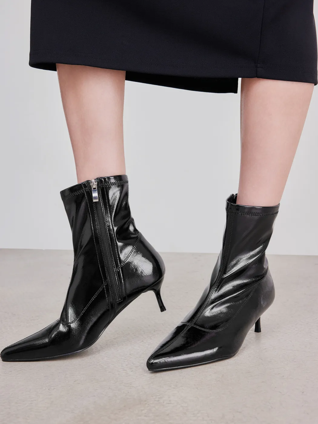POINTED TOE KITTEN HEEL ANKLE BOOTS