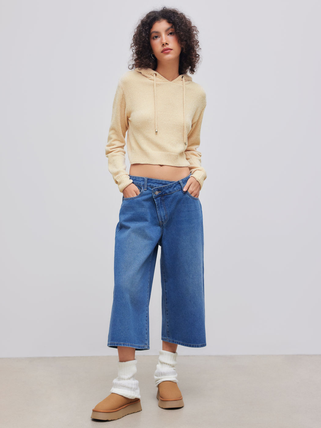 Gestricktes Kapuzen-Solid-Zugband Langarm-Crop Top