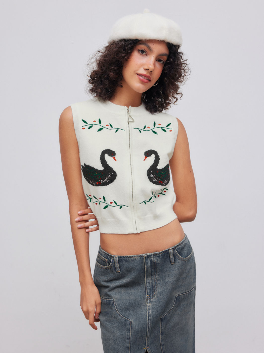 Knit Swan Leaf Embroider Zipper Vest