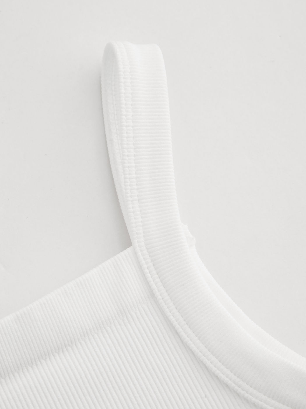 Seamless Square Neck Solid Rib Crop Cami Top