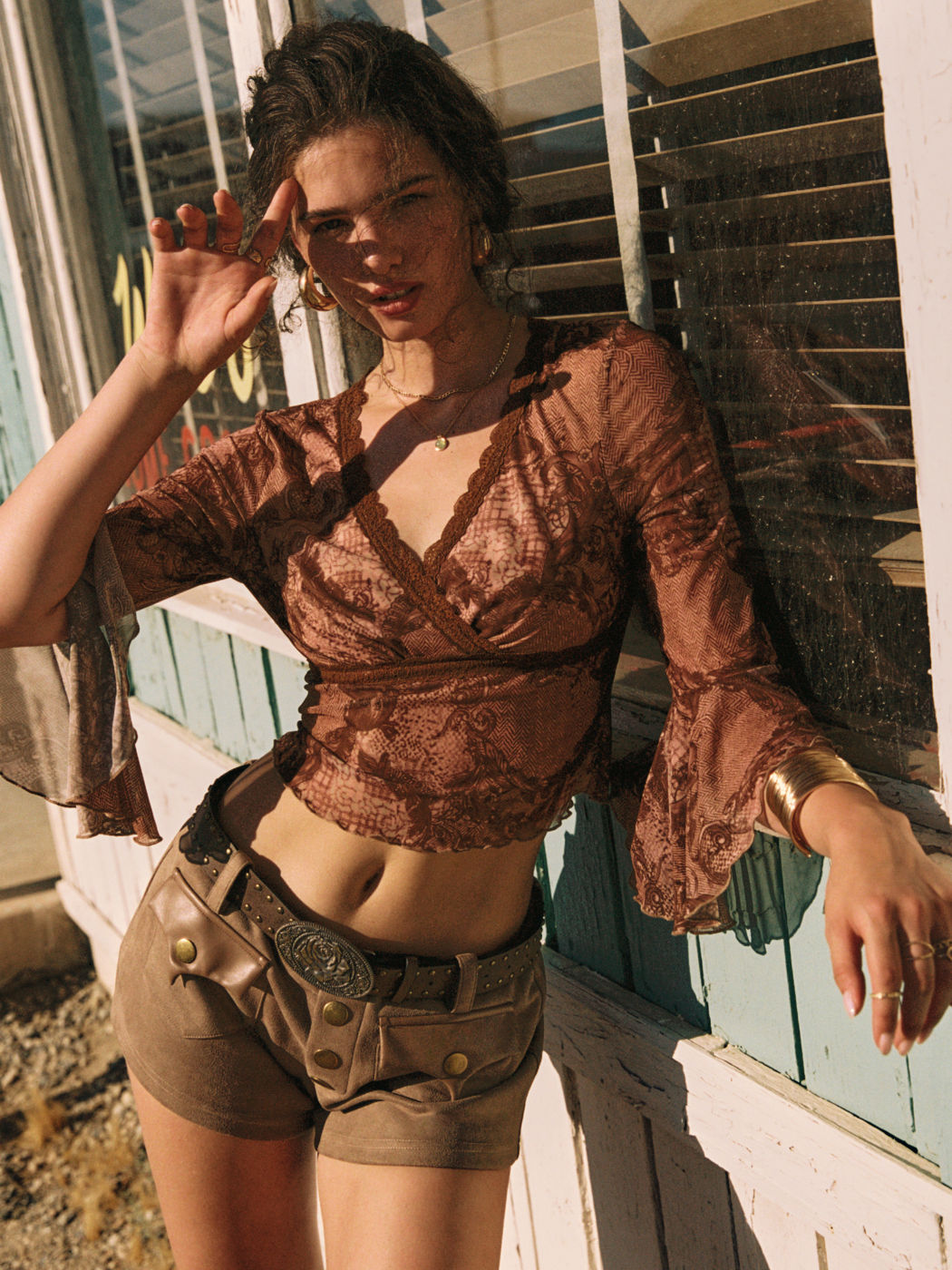 Mesh V-neck Paisley Middle Sleeve Crop Top