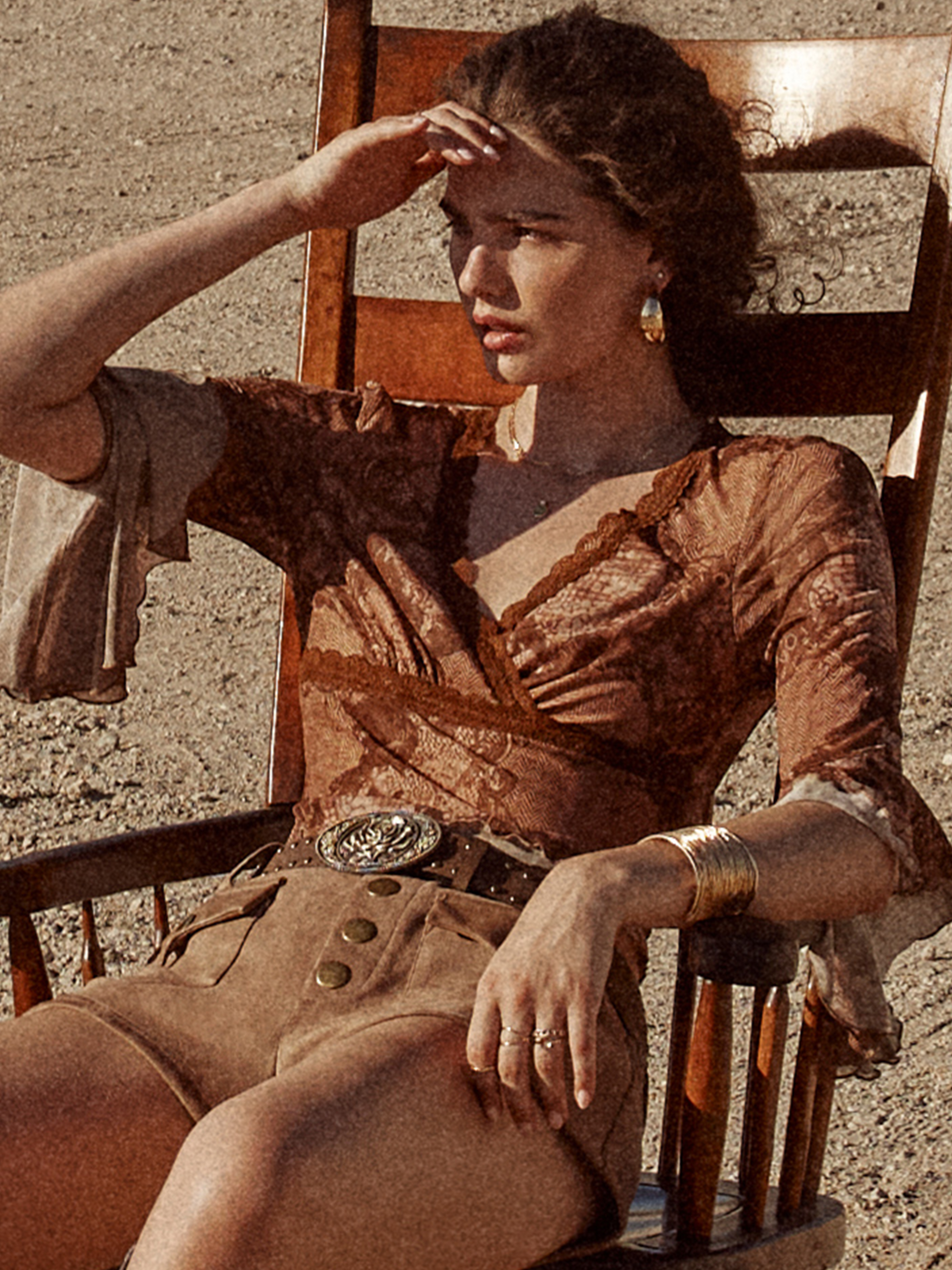 ROSE STUDDED BUCKLE BELT