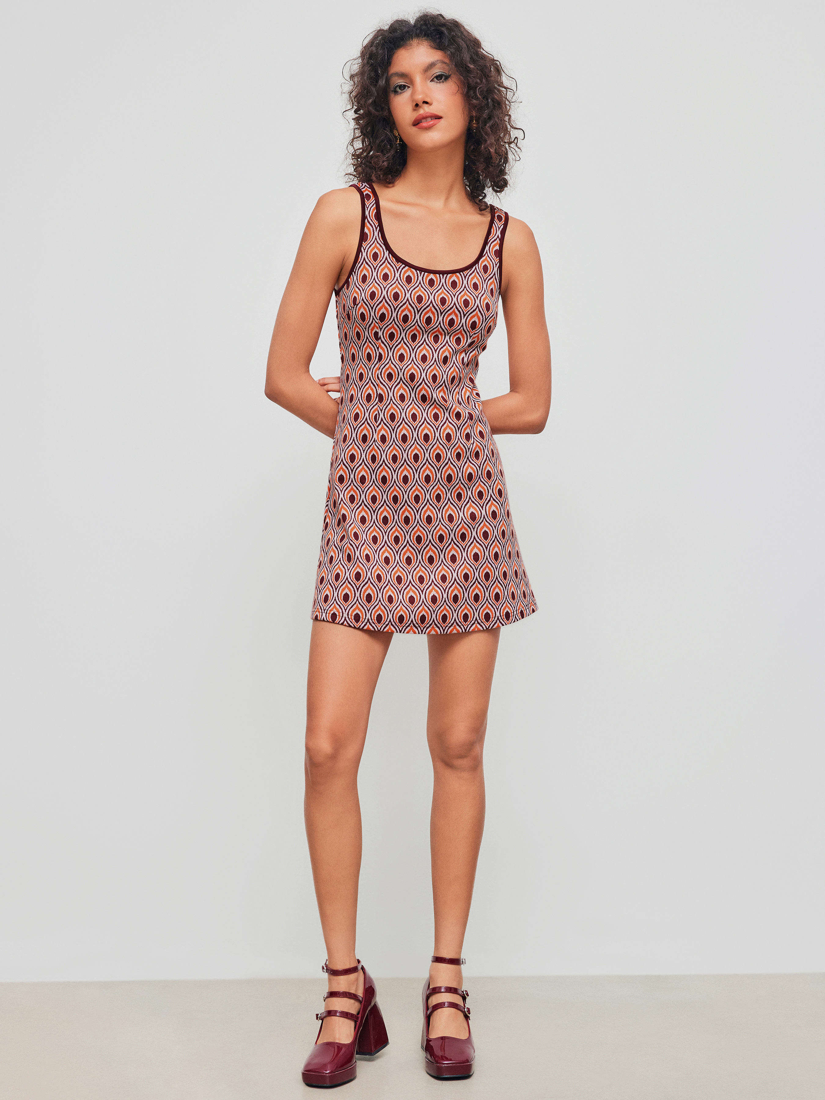 Scoop Neckline Geometric Contrasting Binding Mini Dress