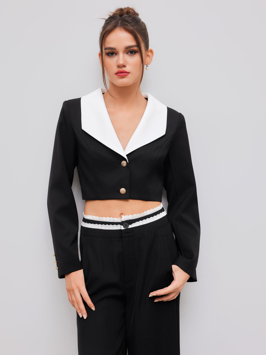 Blazer a maniche lunghe con colletto e bottoni solidi