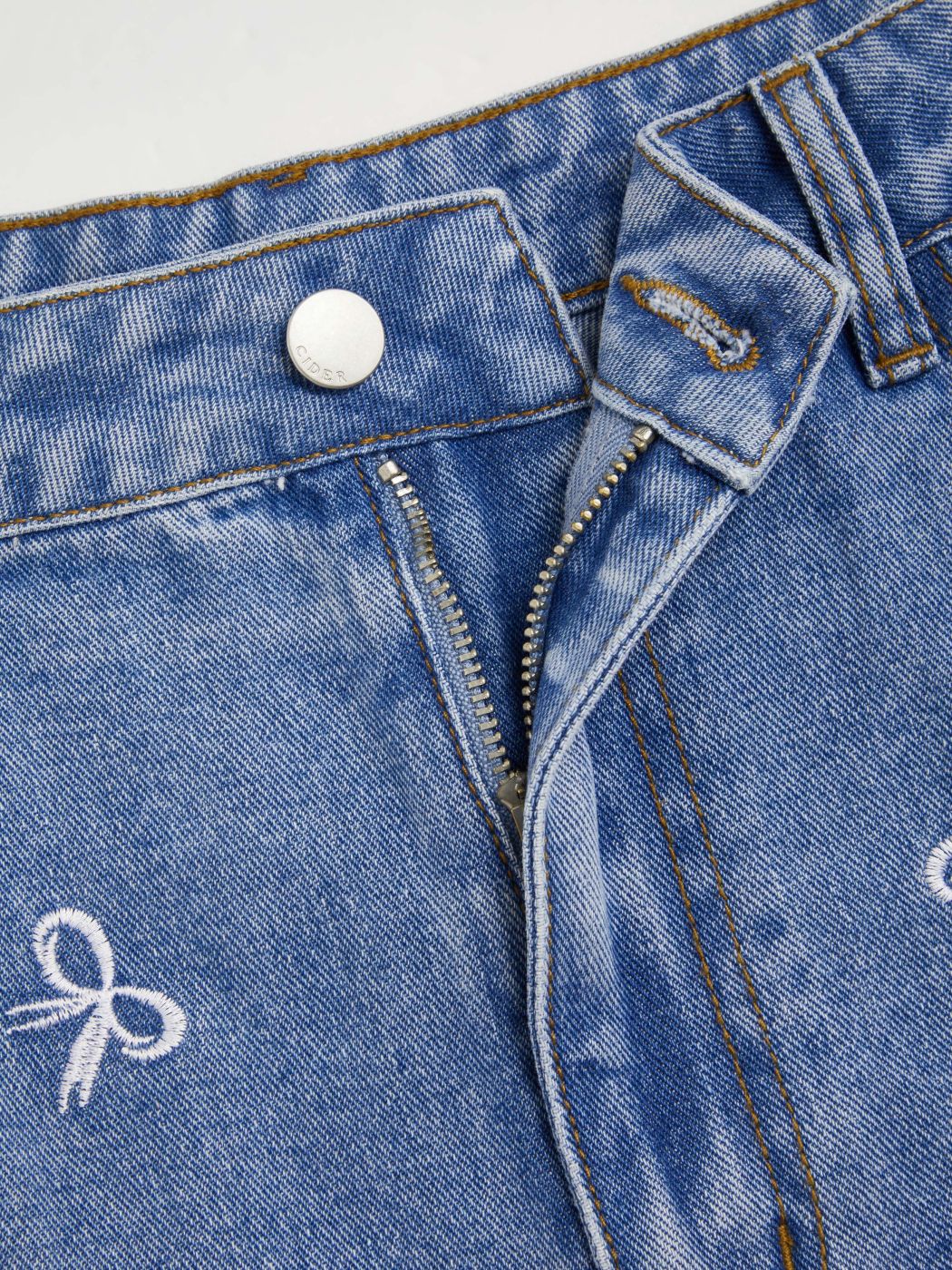 Denim Mid Rise Bowknot Pocket Shorts Curve & Plus