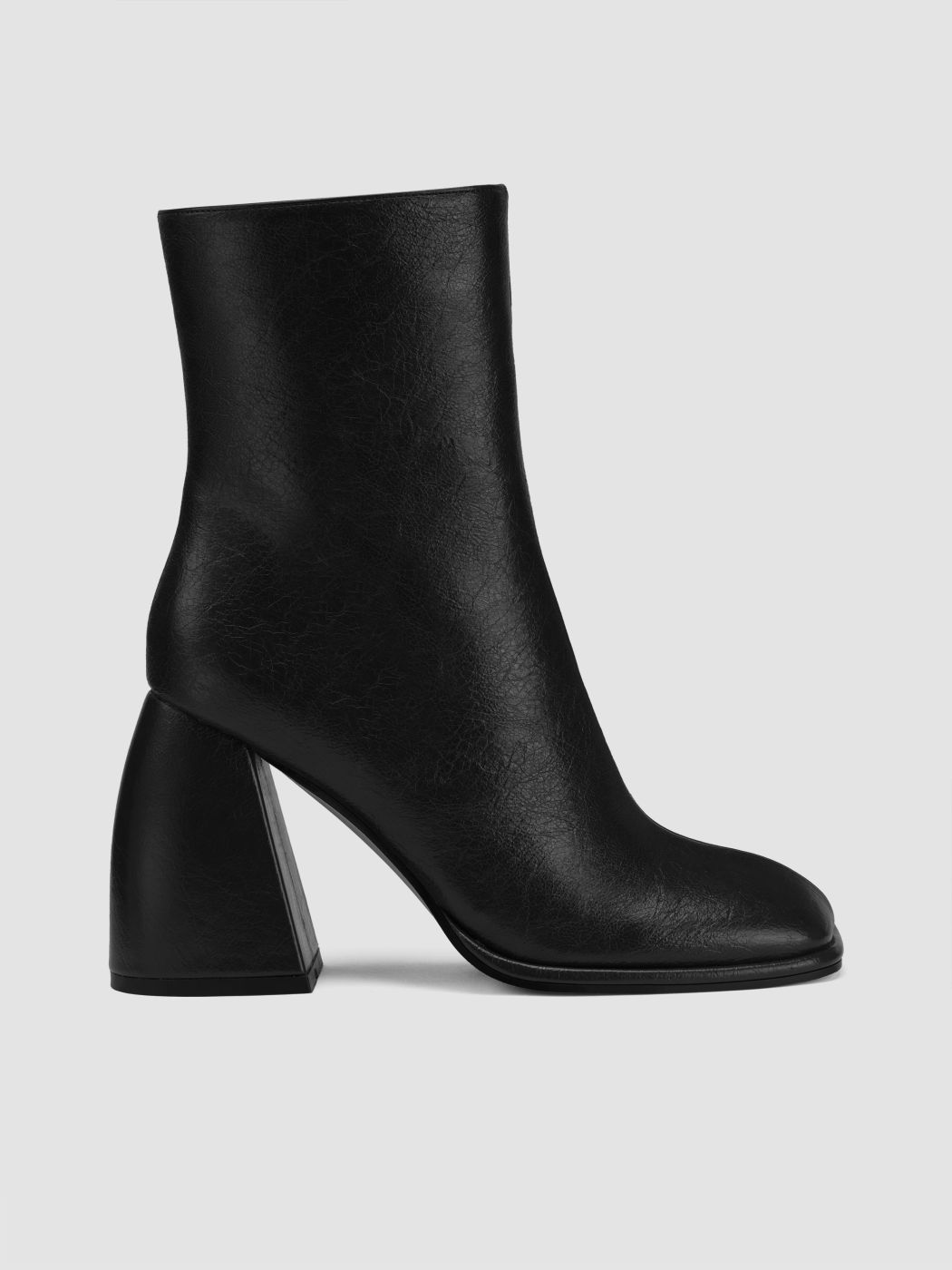  Stivaletti con tacco alto e spesso