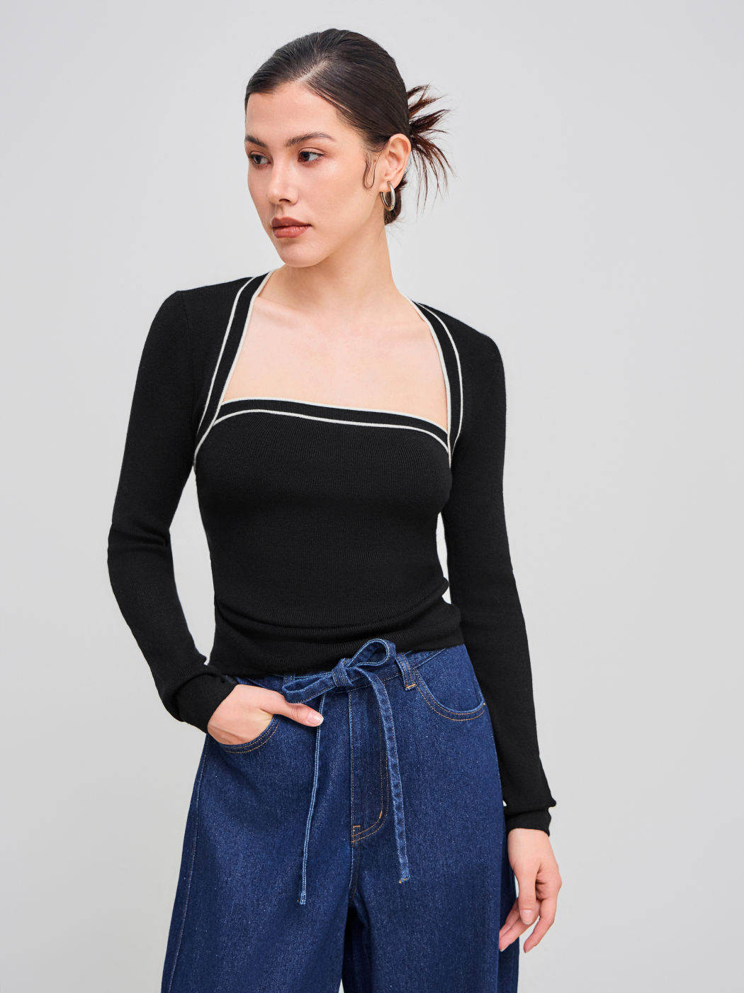 Knit Square Neck Solid Contrasting Binding Ruched Long Sleeve Top