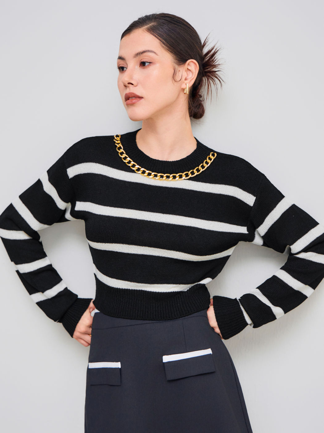 Knit Round Neckline Striped Chain Detail Crop Sweater