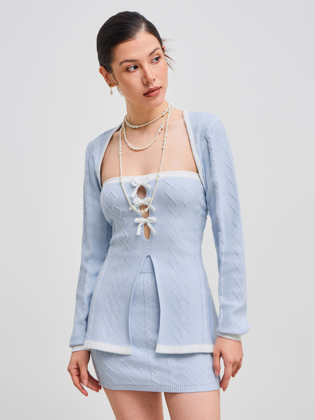 Gestrickte Einfarbige Kontrastierende Bindung Langarm Crop Strickjacke & Einfarbiges Schleifen Cut Out Tube Top