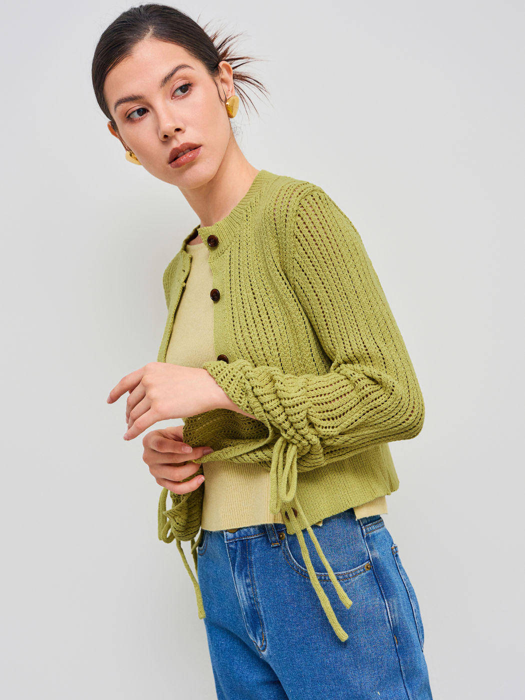 Strickjacke mit Rundhalsausschnitt und Kordelzug