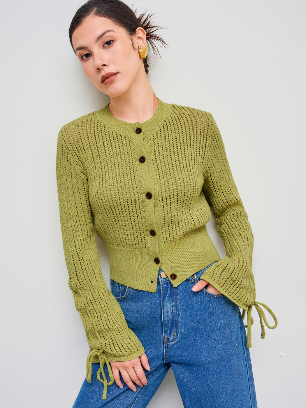 Strickjacke mit Rundhalsausschnitt und Kordelzug