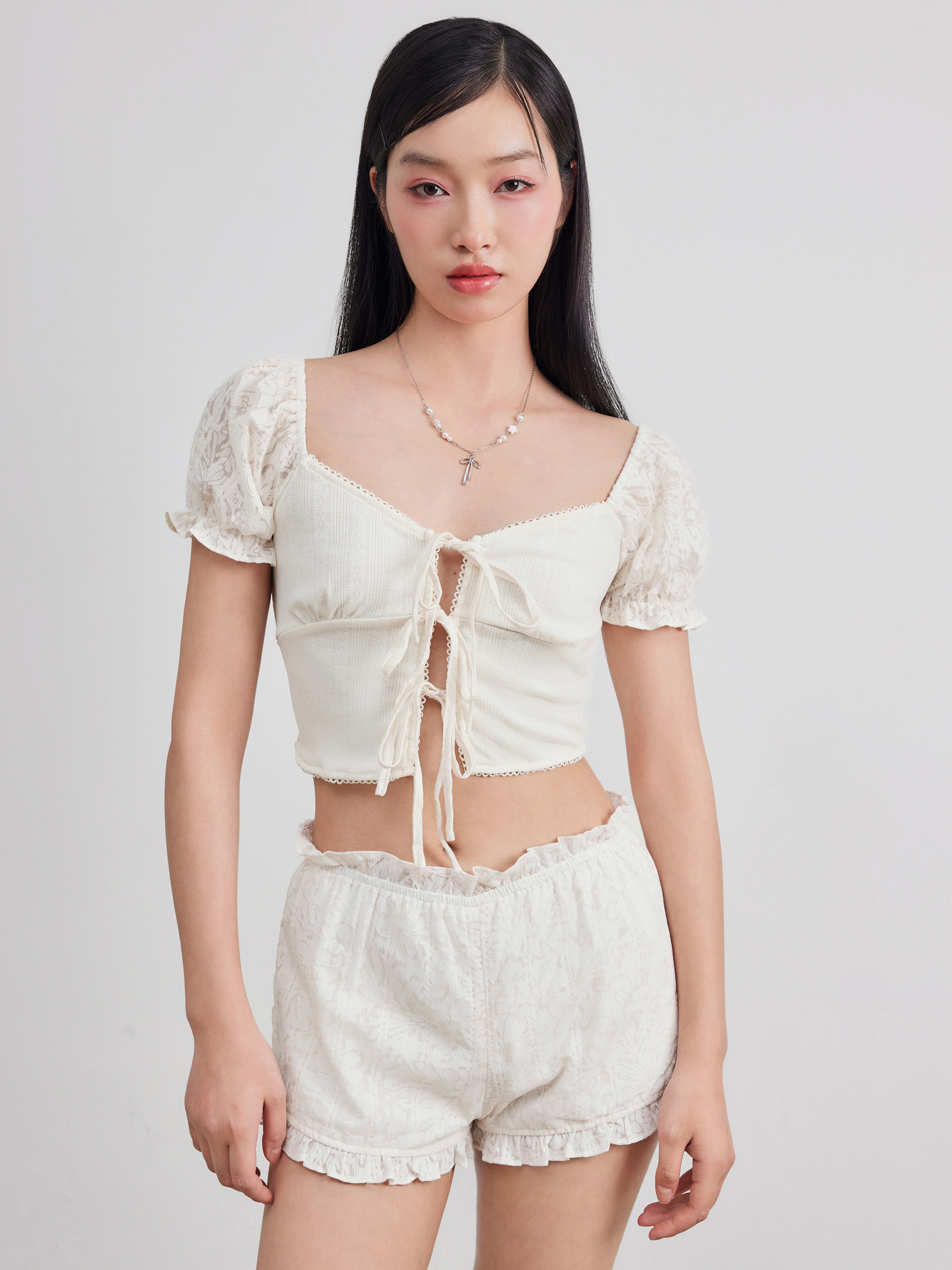 Scoop Neckline Solid Knotted Crop Puff Sleeve Top