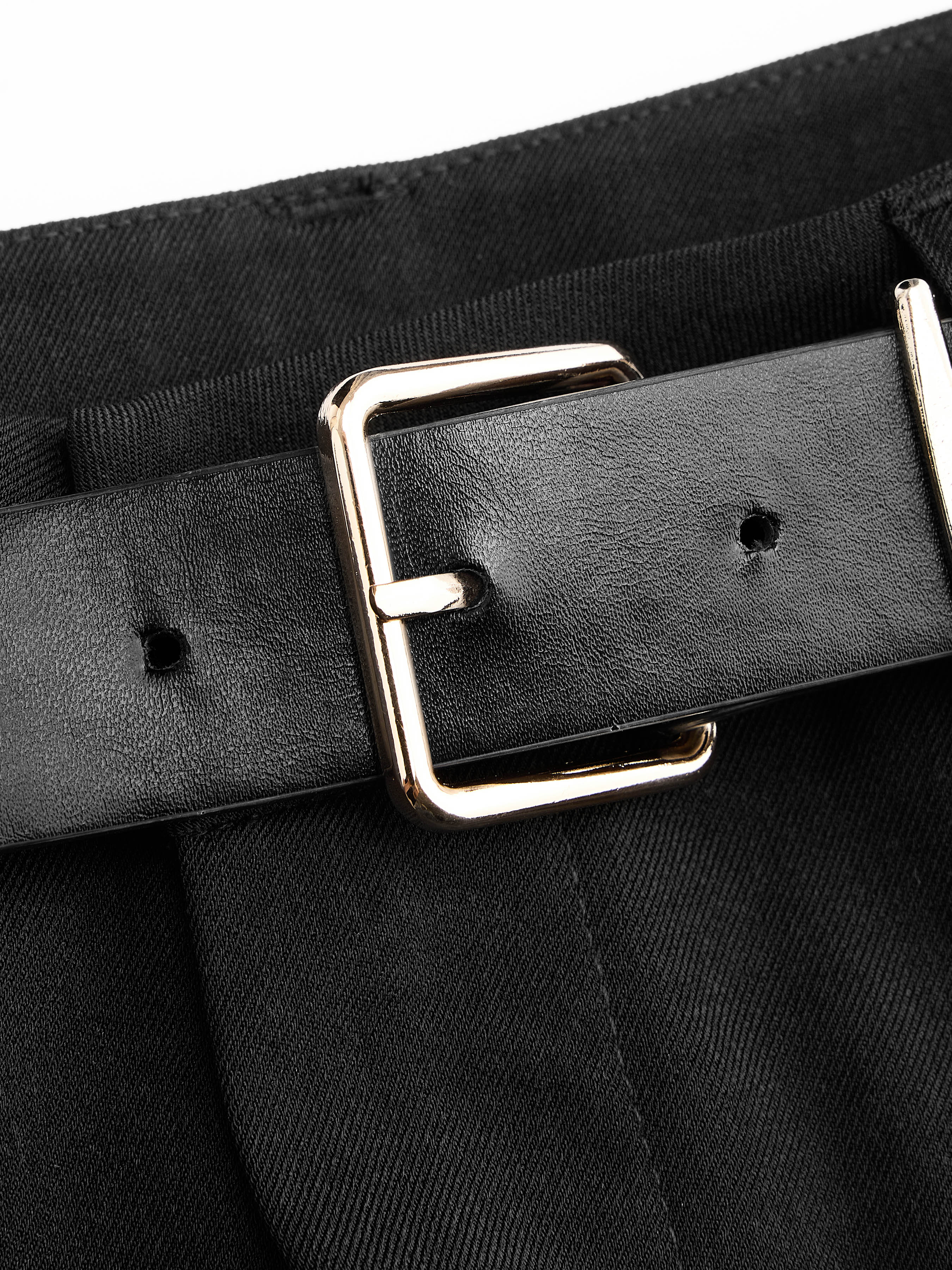 High Rise Solid Pocket Cropped Tapered Trousers With Belt