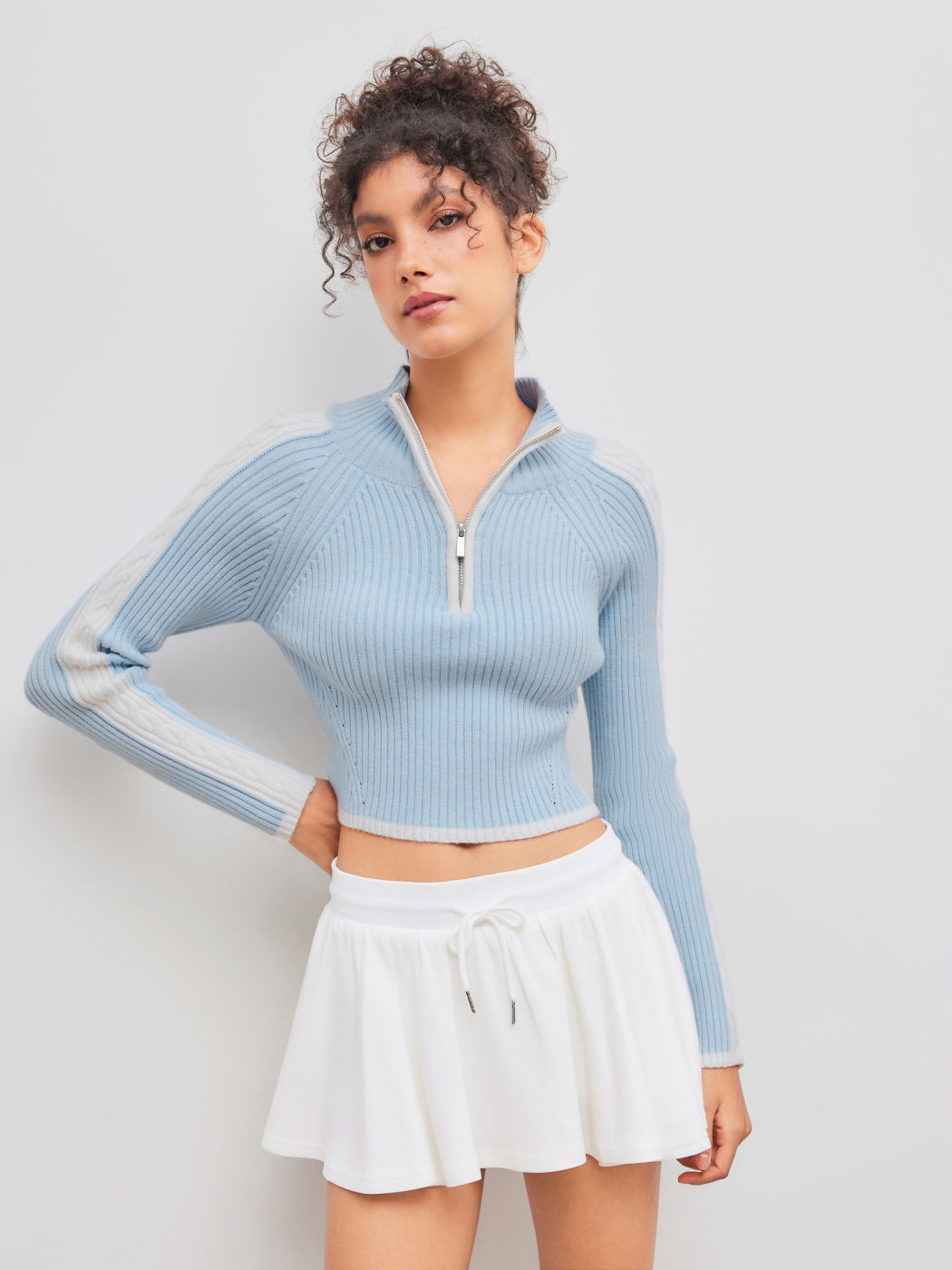 Knit High Neck Solid Rib Zipper Contrasting Binding Crop Top