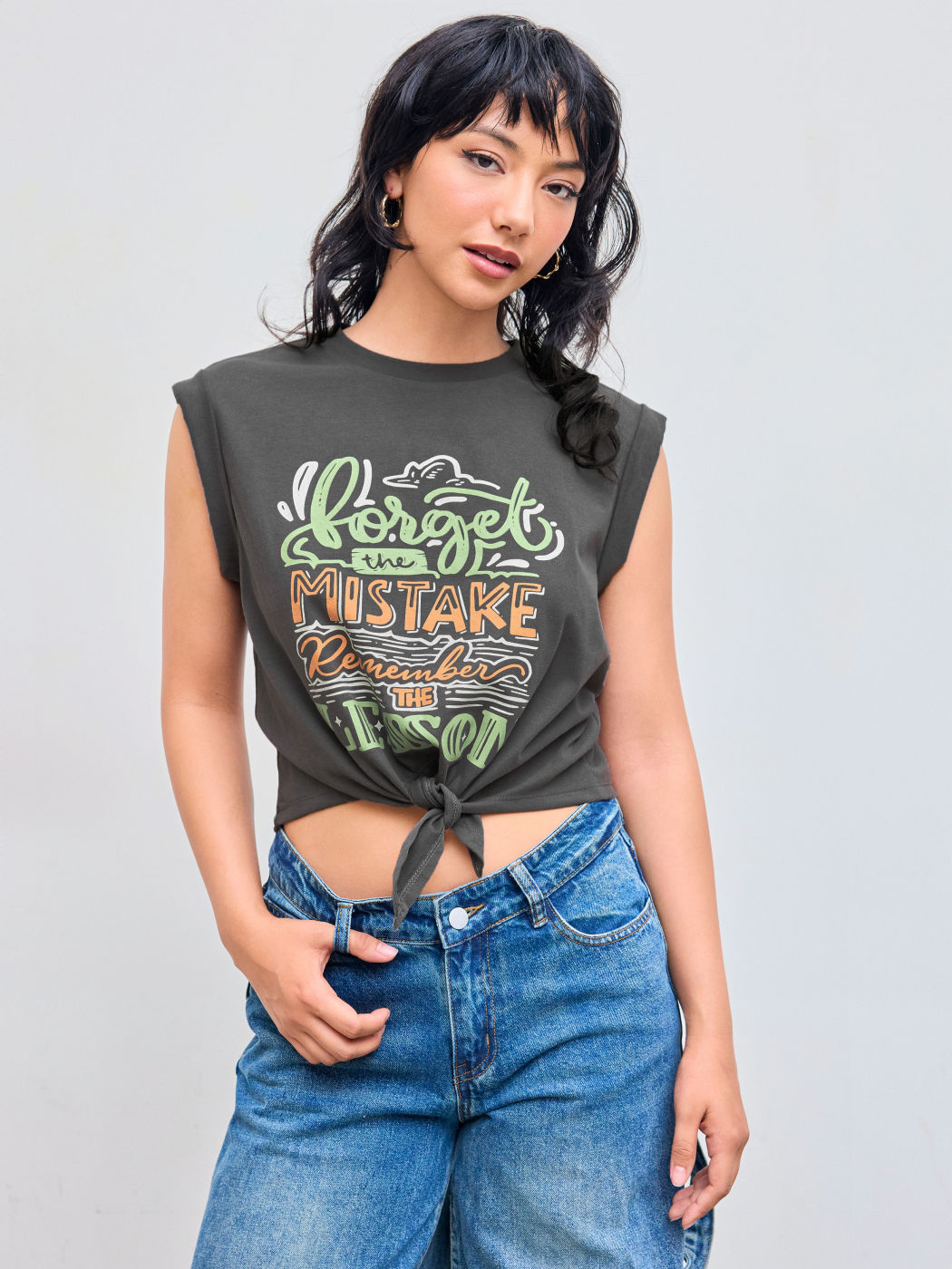 Round Neckline Graphic Knotted Crop Top