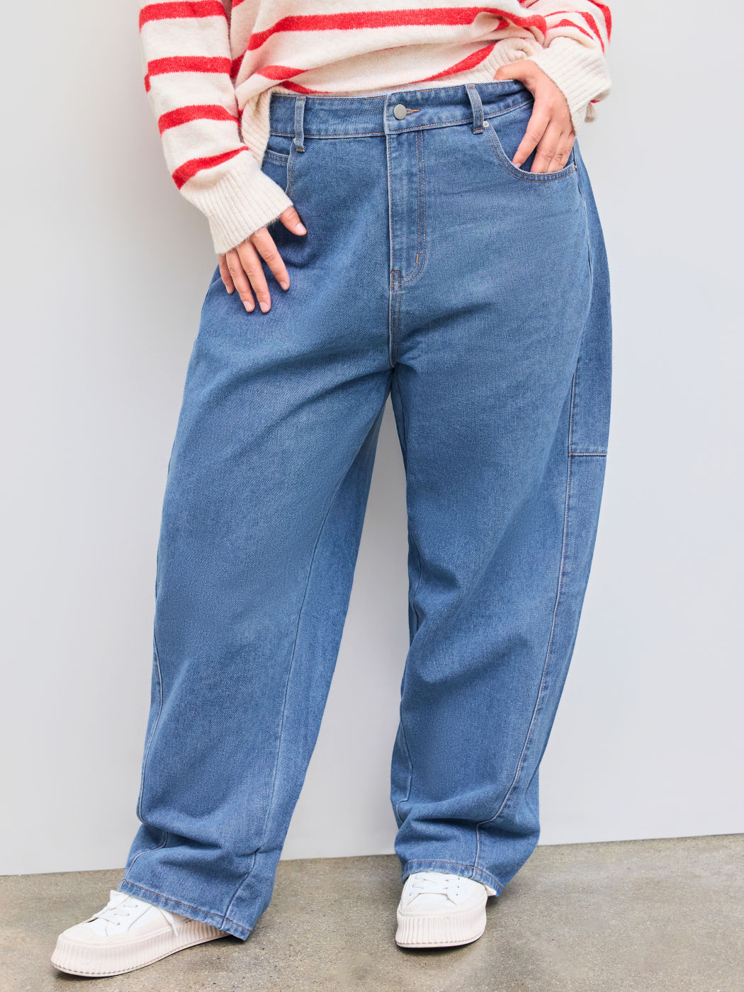 Jeans-Hochbundhosen mit Taschen und schmalerem Beinabschluss Kurve & Plus