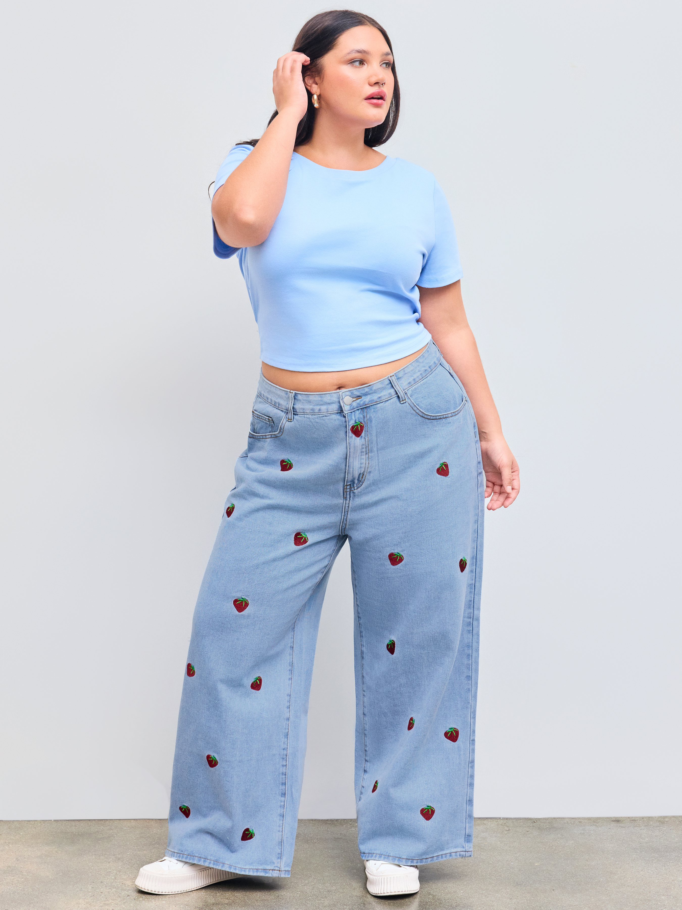 Denim Denim Mid Rise Strawberry Embroidery Baggy Jeans Curve