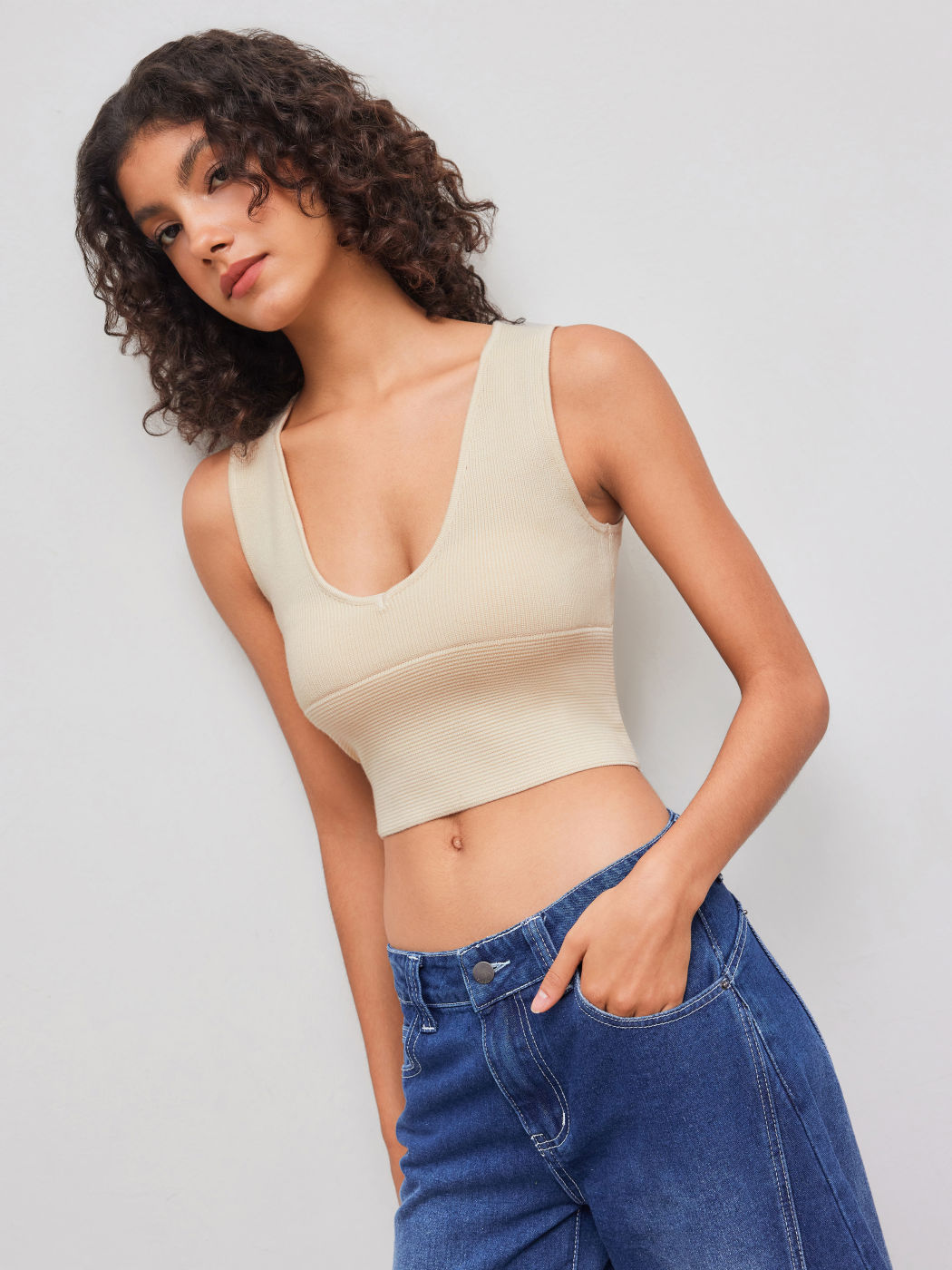 Knitted U-neckline Solid Crop Tank Top