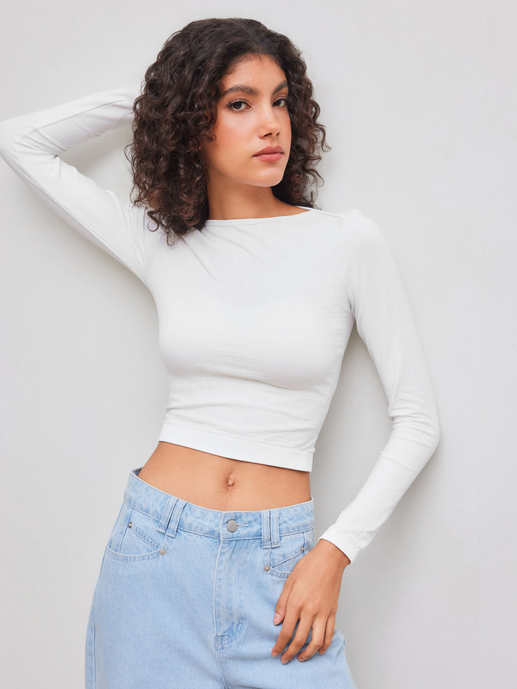 Nahtloses Bootsausschnitt Langarm Crop Top