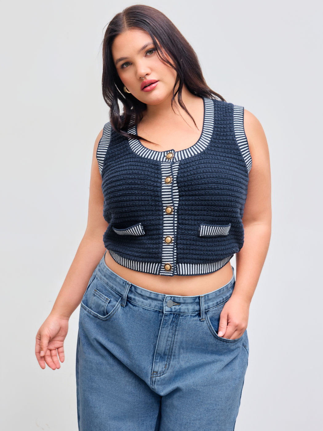 Knitted Scoop Neckline Solid Contrasting Binding Pocket Vest Curve & Plus