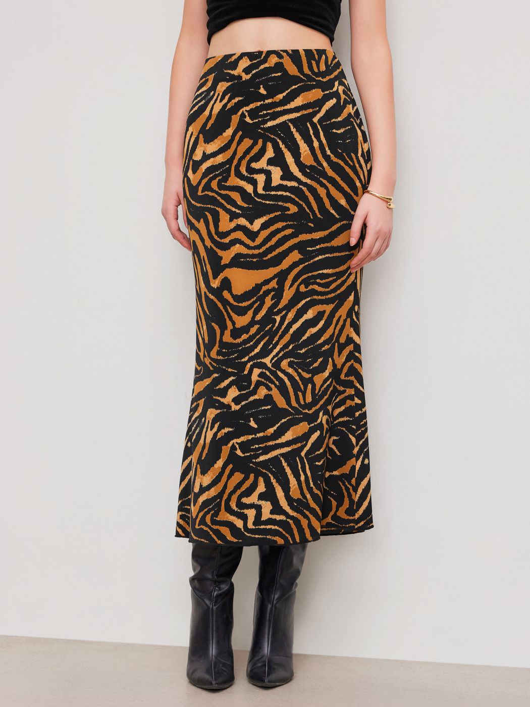 Mid Rise Zebra Stripe Mermaid Maxi Skirt