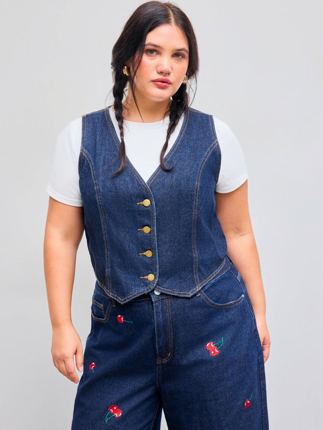 Denim V-neck Button Vest Curve & Plus