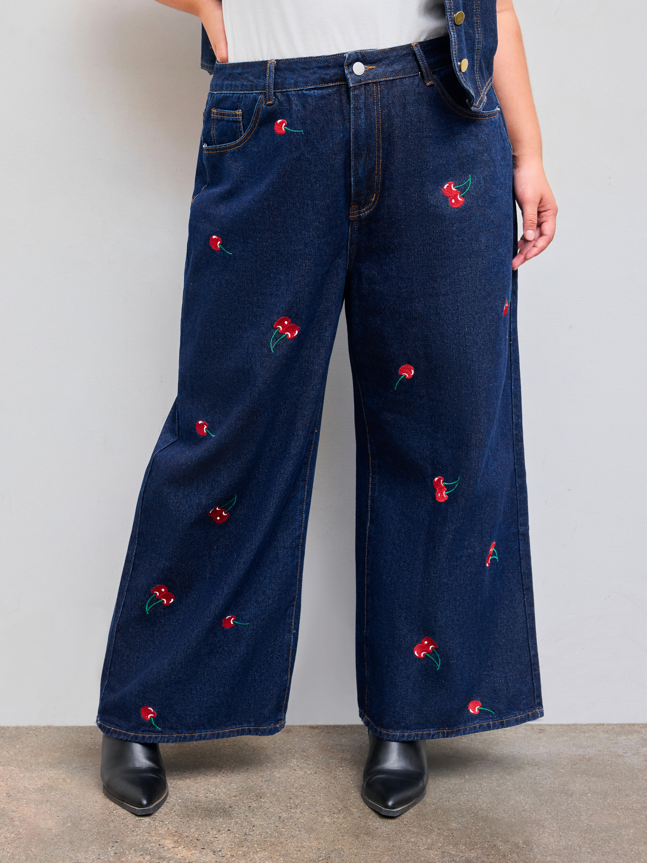 Denim Denim Mid Rise Cherry Embroidery Pocket Wide Leg Jean