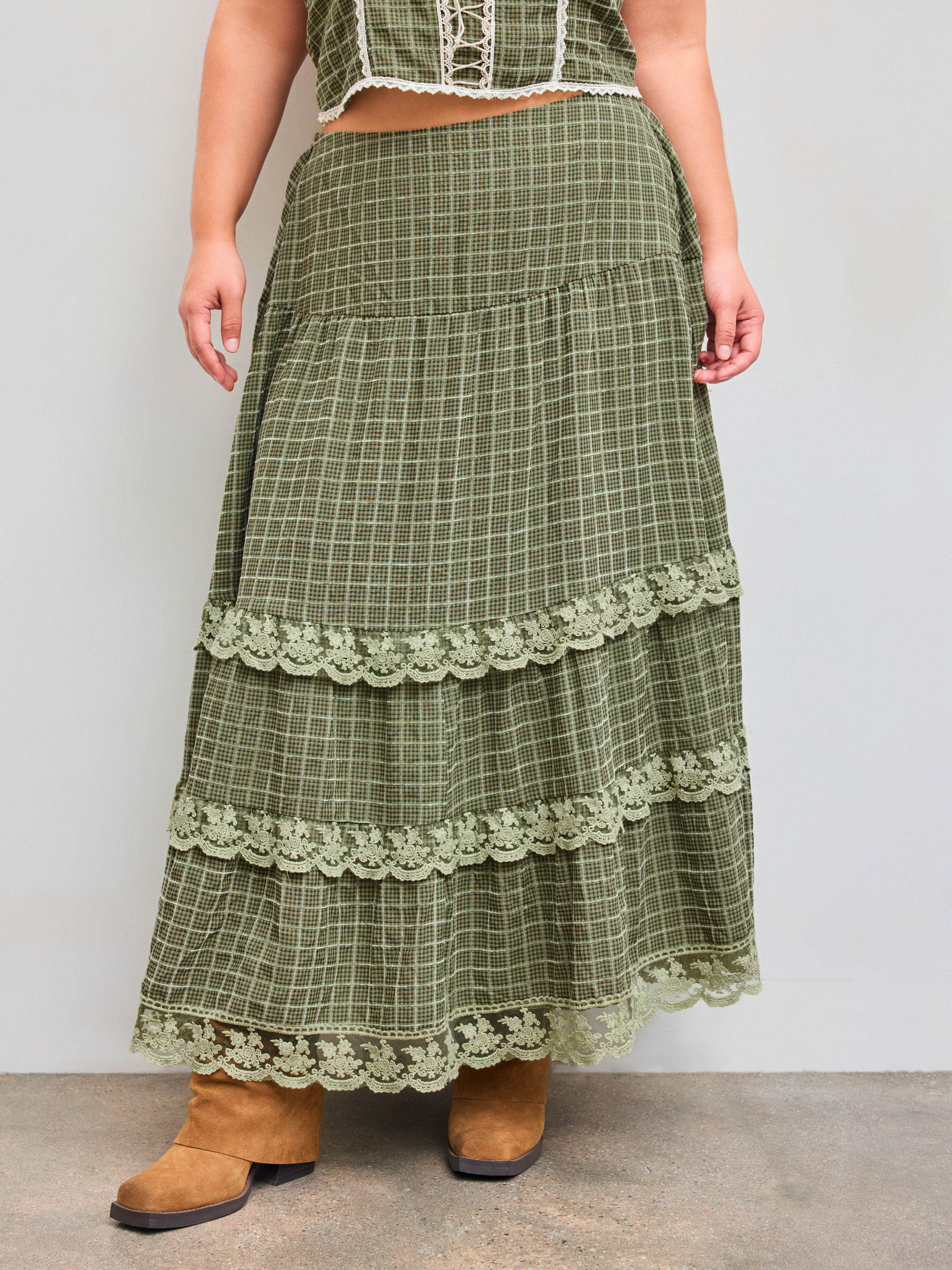 Woven Mid Rise Check Lace Tiered Maxi Skirt Curve & Plus For