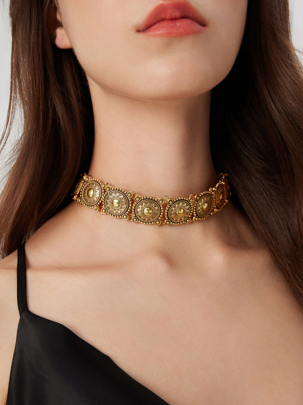 SUN DECOR CHOKER NECKLACE