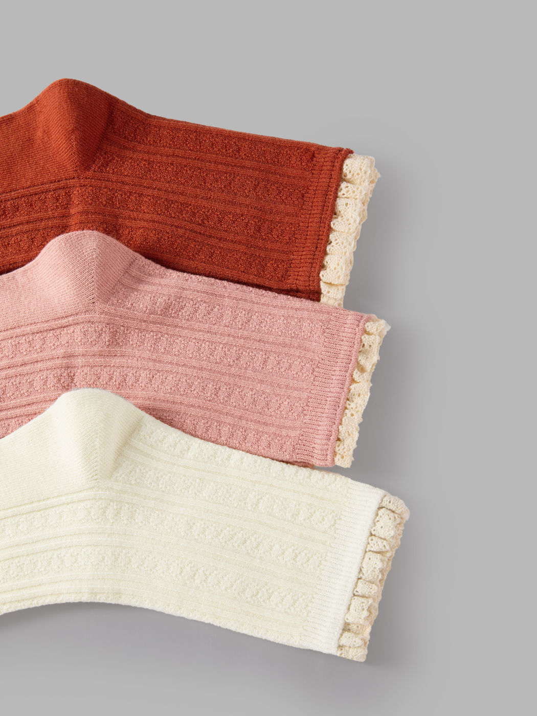 3 PAIRS RUFFLE CREW SOCKS