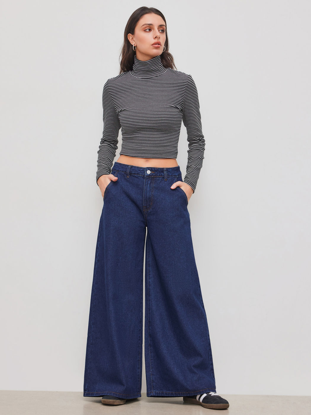 Cider Denim Mid Rise Solid Pocket Baggy Jeans