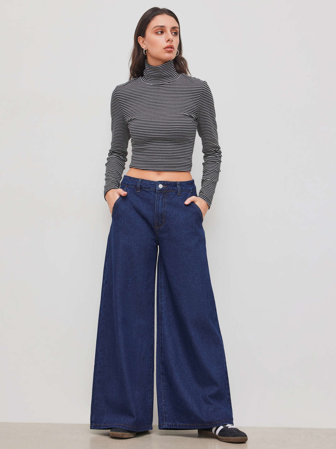 Cider Denim Mid Rise Solid Pocket Baggy Jeans