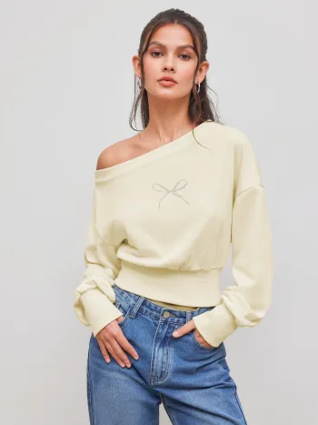  Asymmetrical Neck Rhinestone Bowknot Sweatshirt