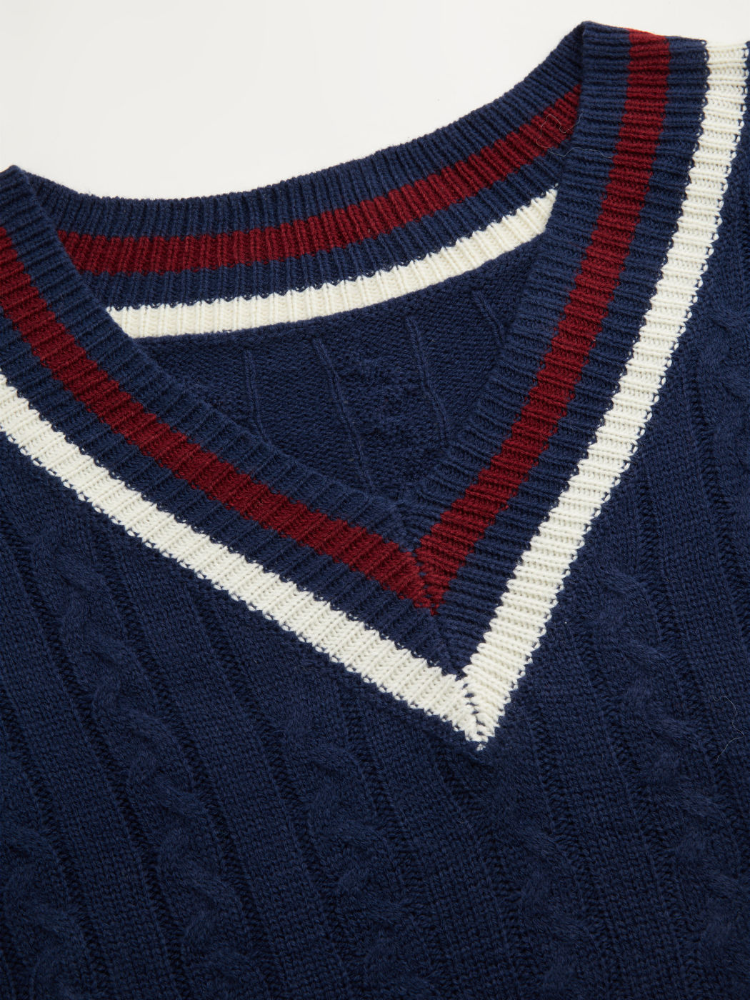 Cable Knit V-neck Solid Contrasting Binding Long Sleeve Top