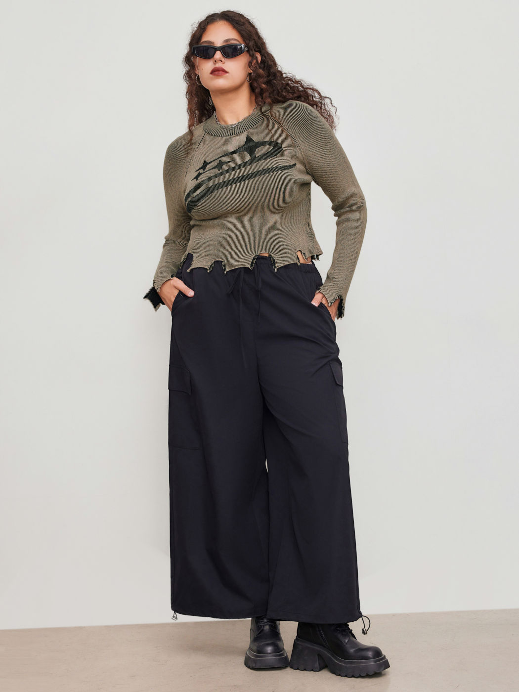 Knit Asymmetrical Star Graphic Long Sleeve Crop Top Curve & Plus