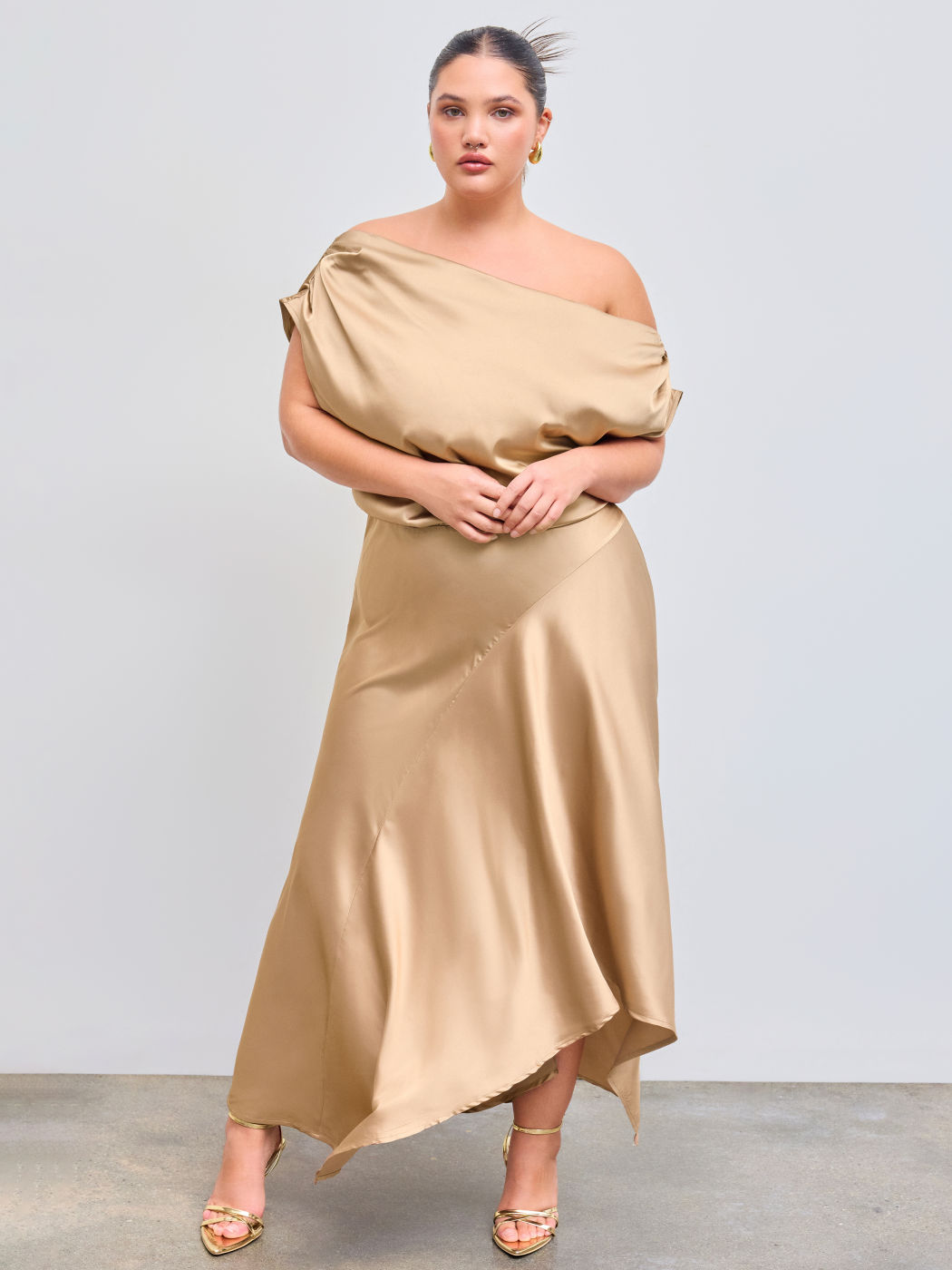 Satin Asymmetrisches Hals Rüschen Maxikleid Kurve & Plus
