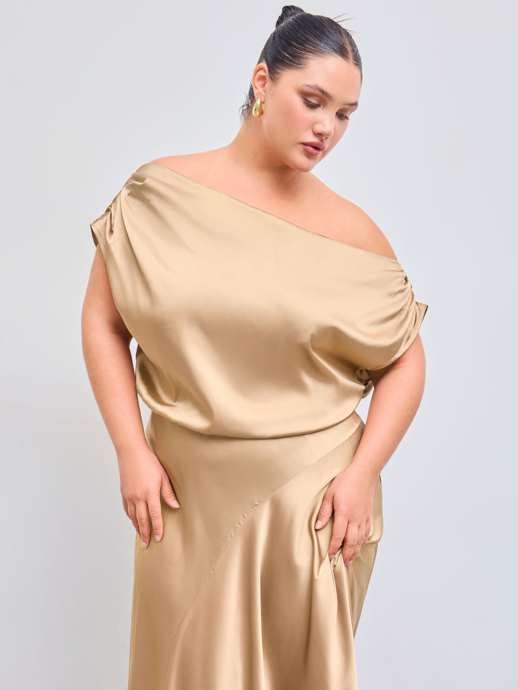 Satin Asymmetrisches Hals Rüschen Maxikleid Kurve & Plus