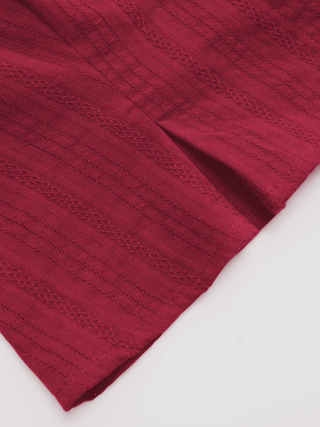 100% cotone Top a maniche corte con scollatura rotonda e bottoni solidi in pizzo