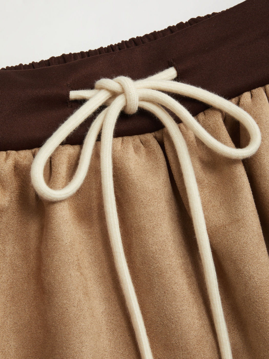 Suede Low Rise Solid Contrasting Binding Layered Mini Skirt