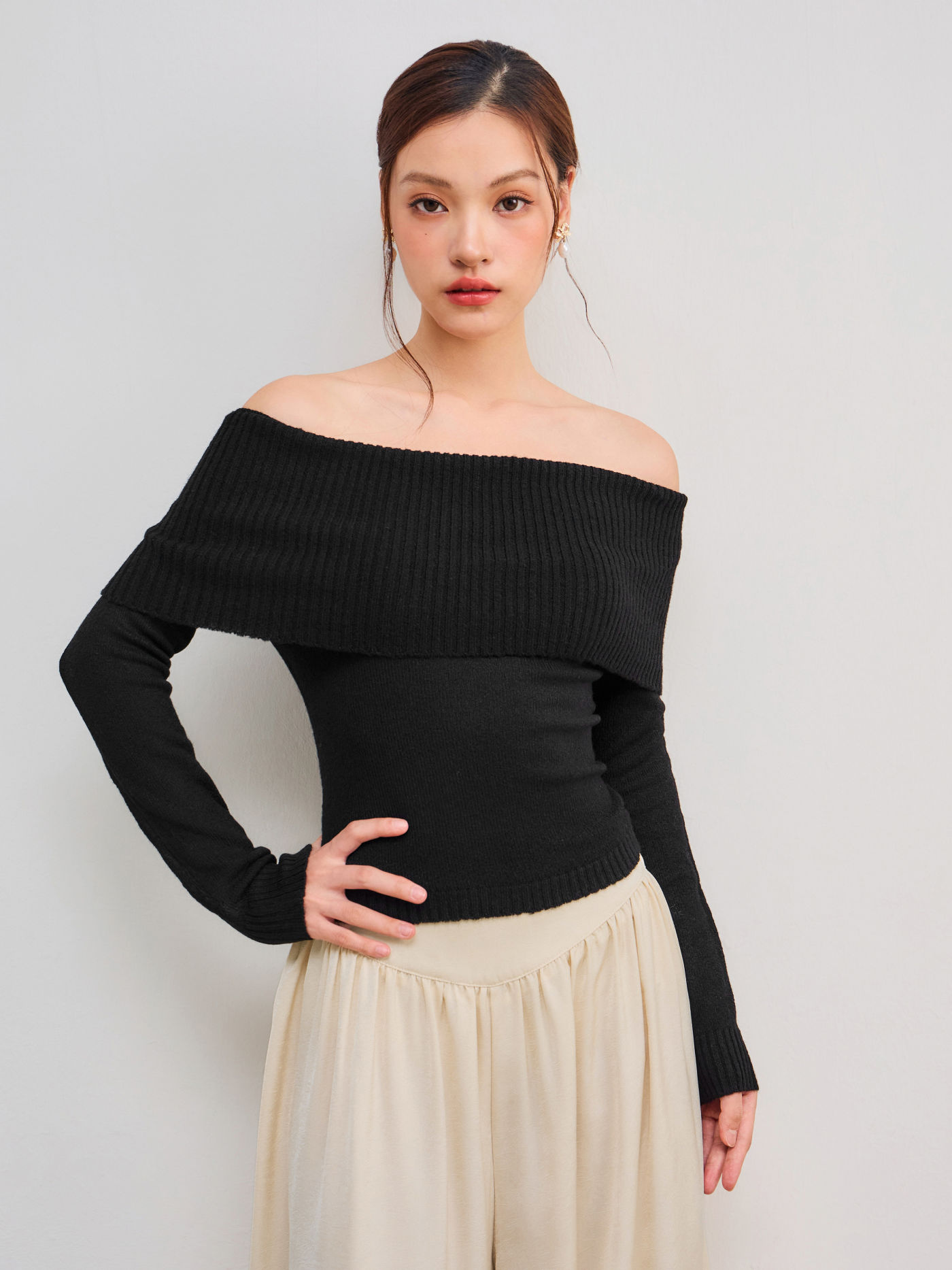 Off-shoulder Knitted Long Sleeve Top