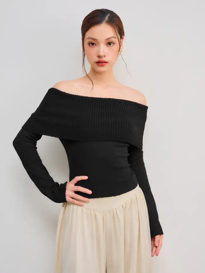 Off-shoulder Solid Long Sleeve Top