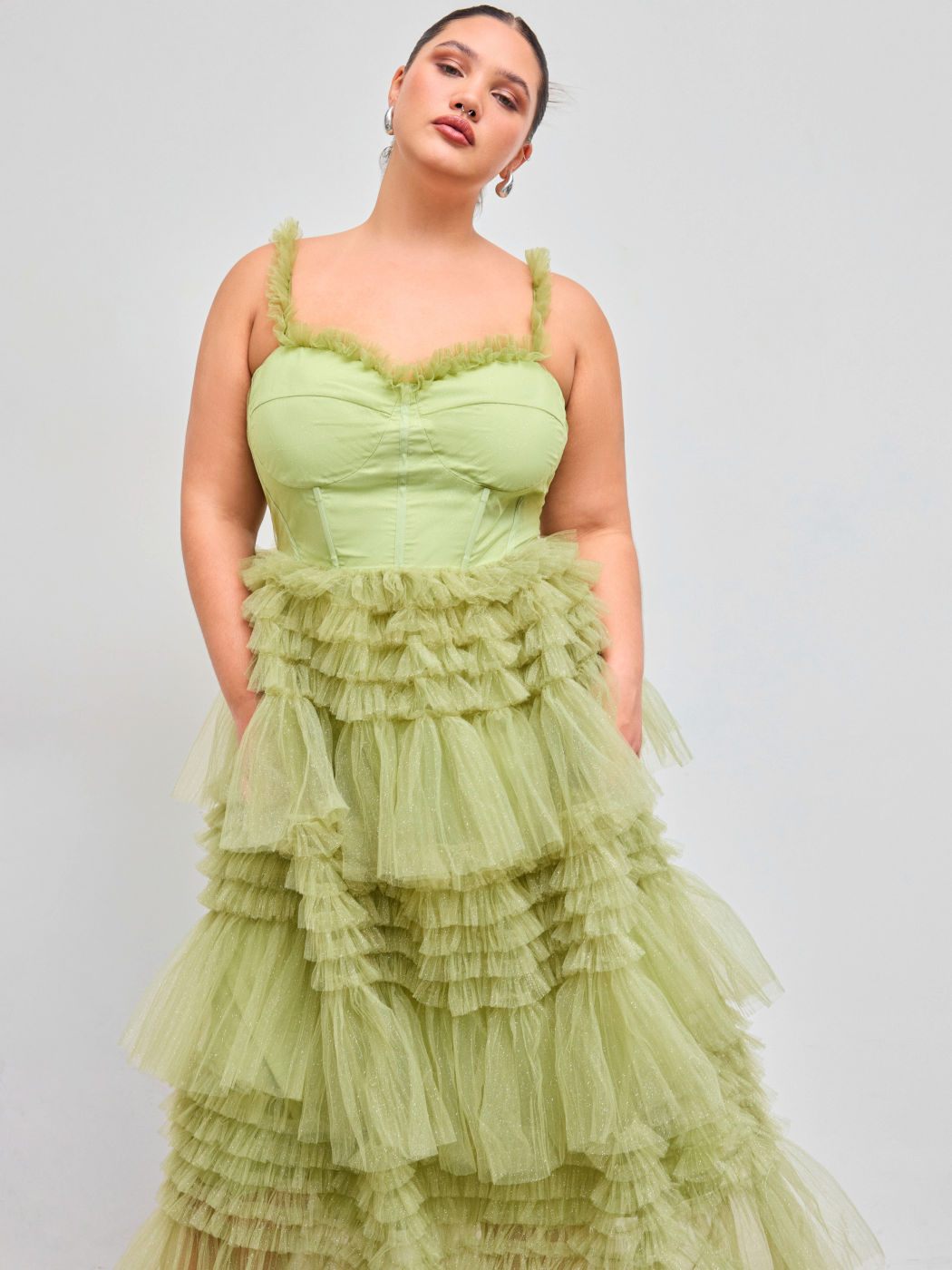 Corsetto intrecciato a strati in tulle con volant Maxi Dress Curve & Plus