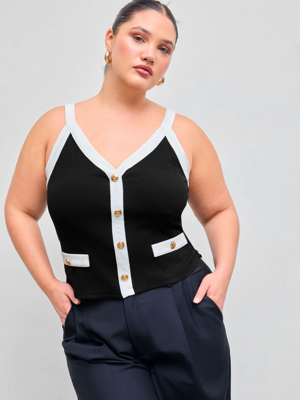 Canotta in misto cotone con scollo a V e bottoni a contrasto Curve & Plus